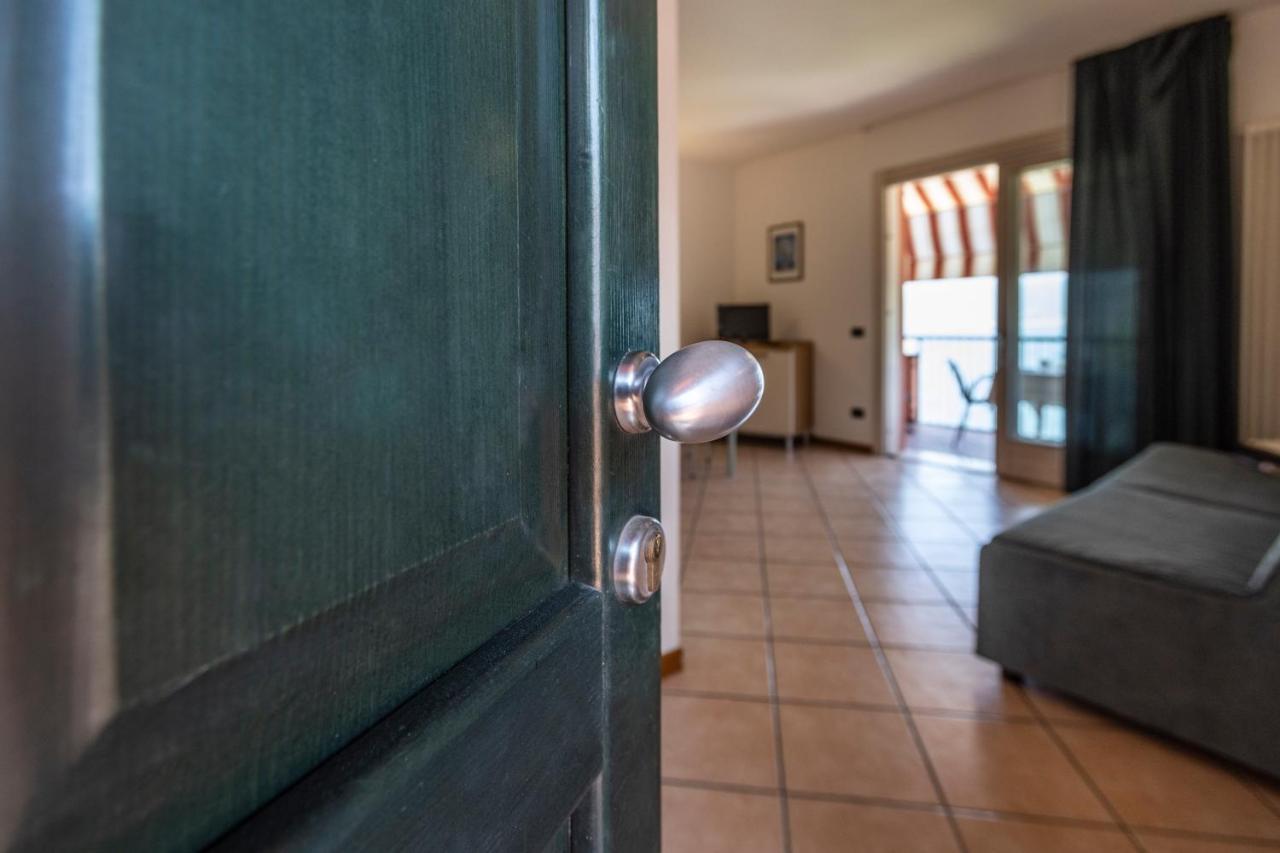 Residence Villa Al Lido Brenzone sul Garda Luaran gambar
