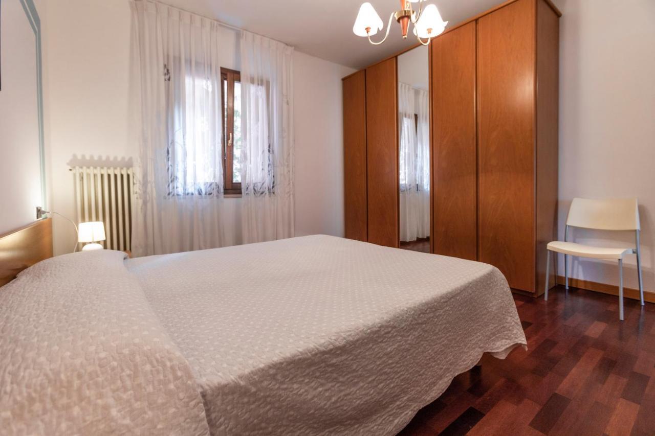 Residence Villa Al Lido Brenzone sul Garda Luaran gambar