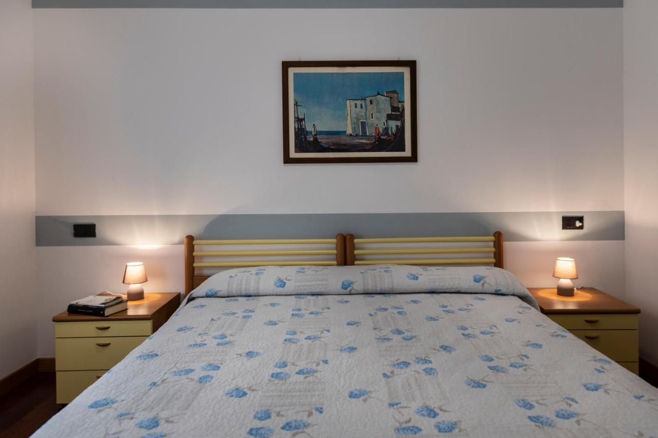 Residence Villa Al Lido Brenzone sul Garda Luaran gambar