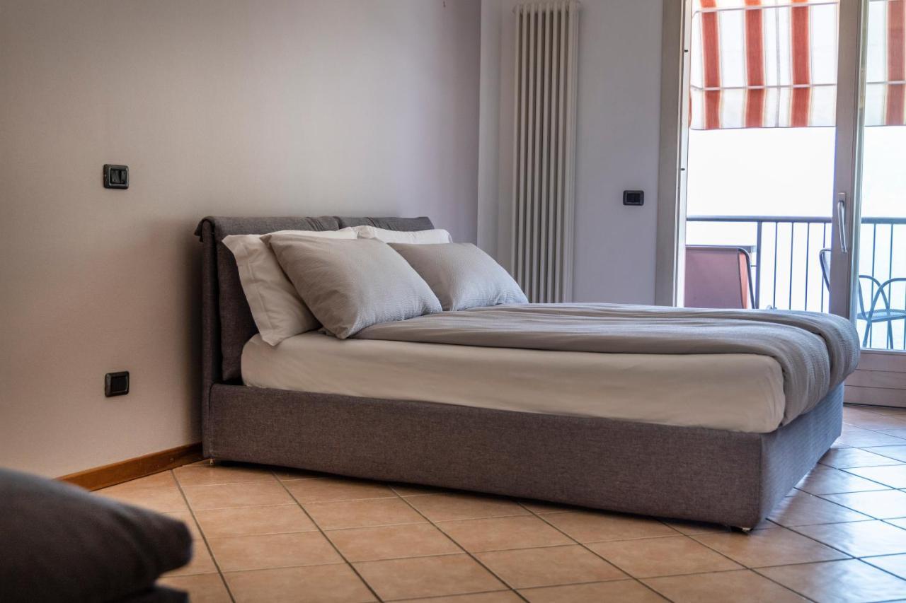 Residence Villa Al Lido Brenzone sul Garda Luaran gambar