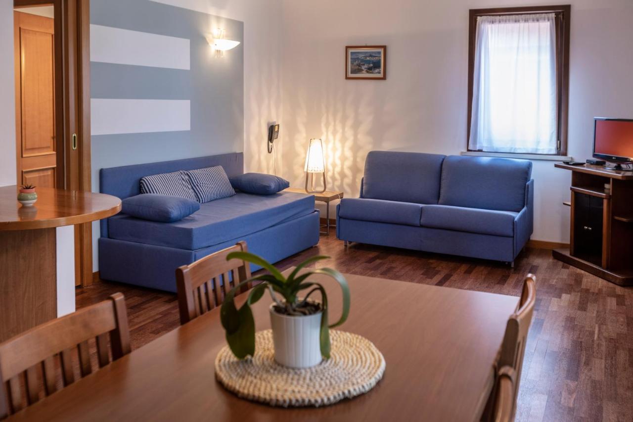 Residence Villa Al Lido Brenzone sul Garda Luaran gambar