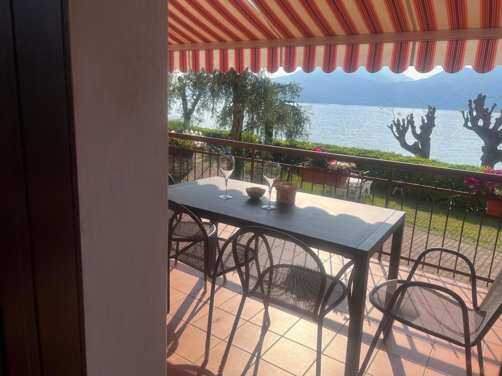 Residence Villa Al Lido Brenzone sul Garda Luaran gambar