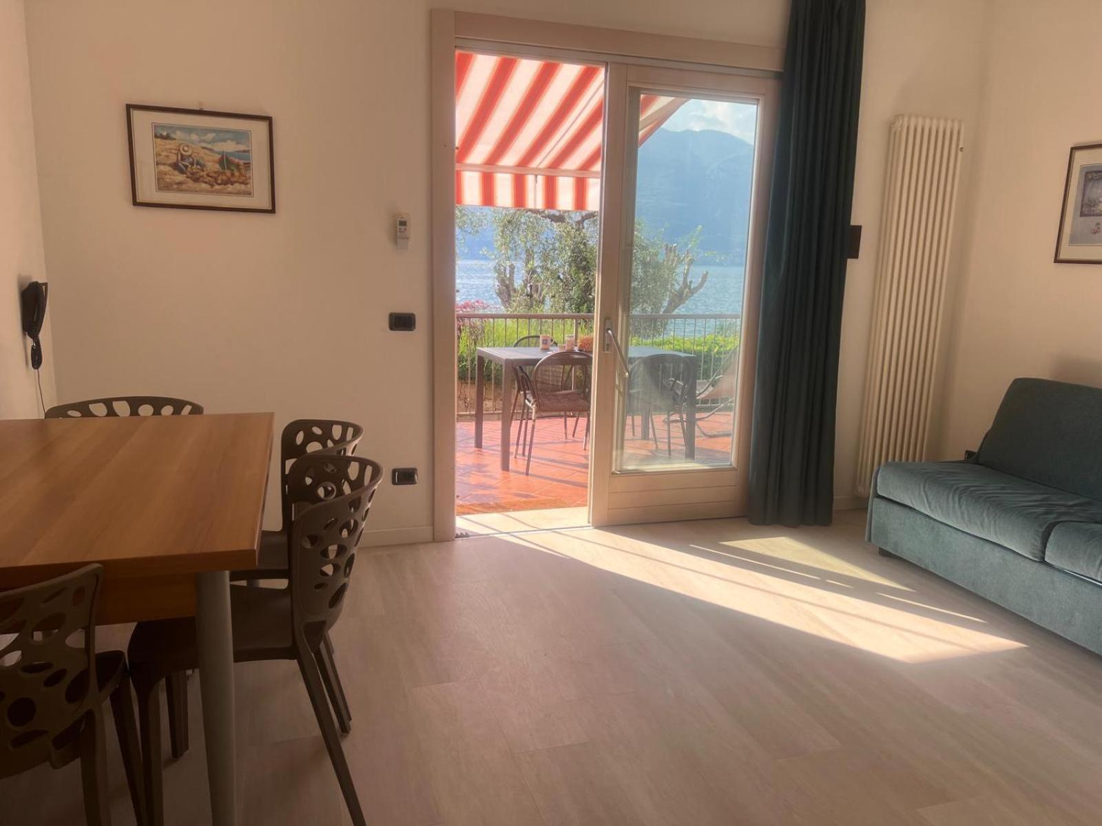 Residence Villa Al Lido Brenzone sul Garda Luaran gambar