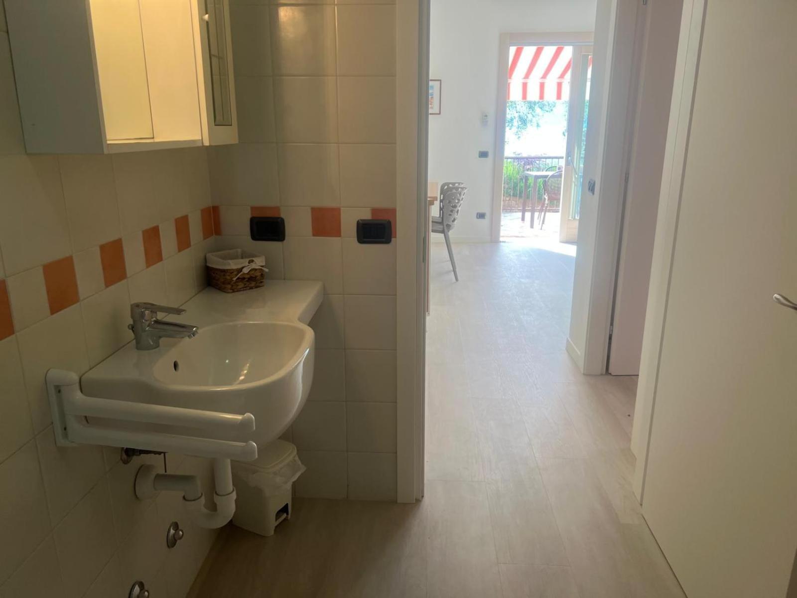 Residence Villa Al Lido Brenzone sul Garda Luaran gambar