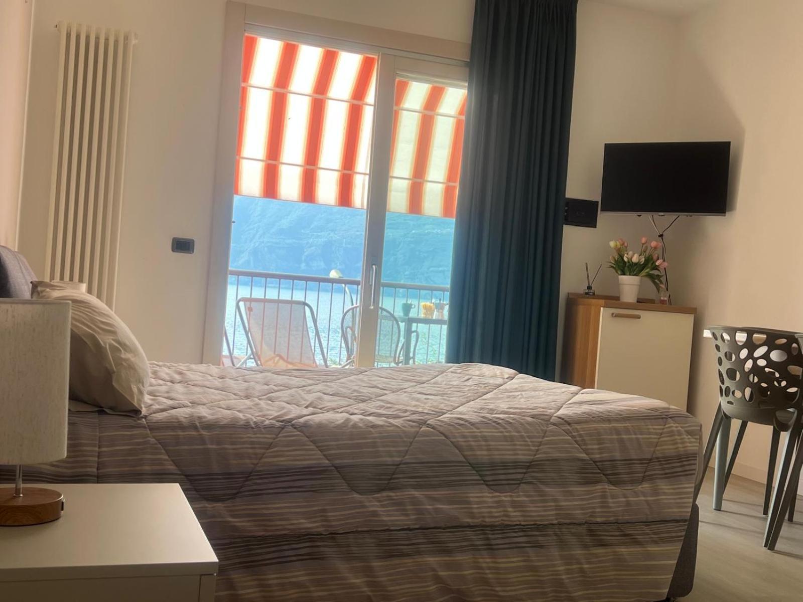 Residence Villa Al Lido Brenzone sul Garda Luaran gambar